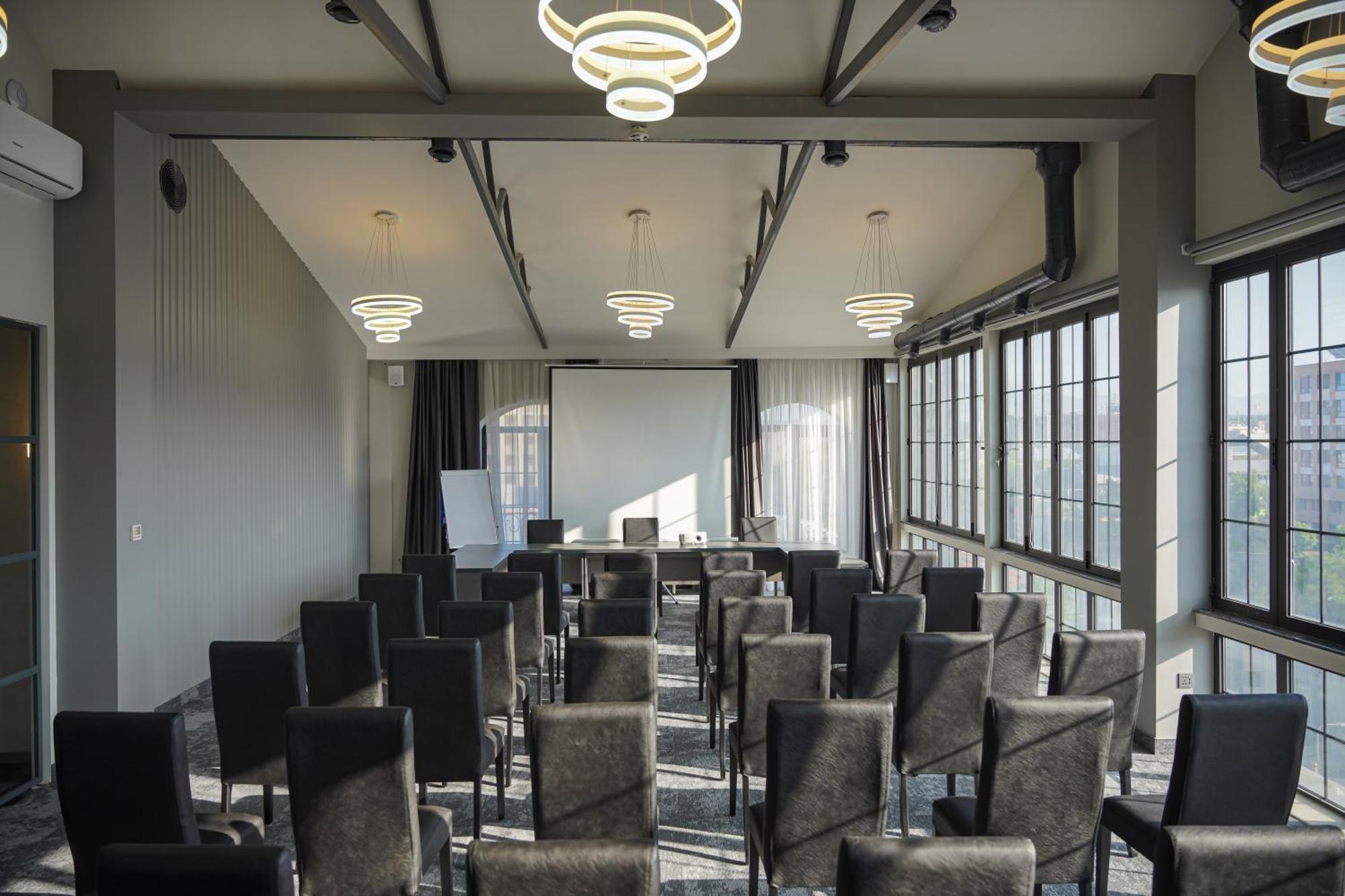 Dynasty Hotel & Spa Erevan Esterno foto