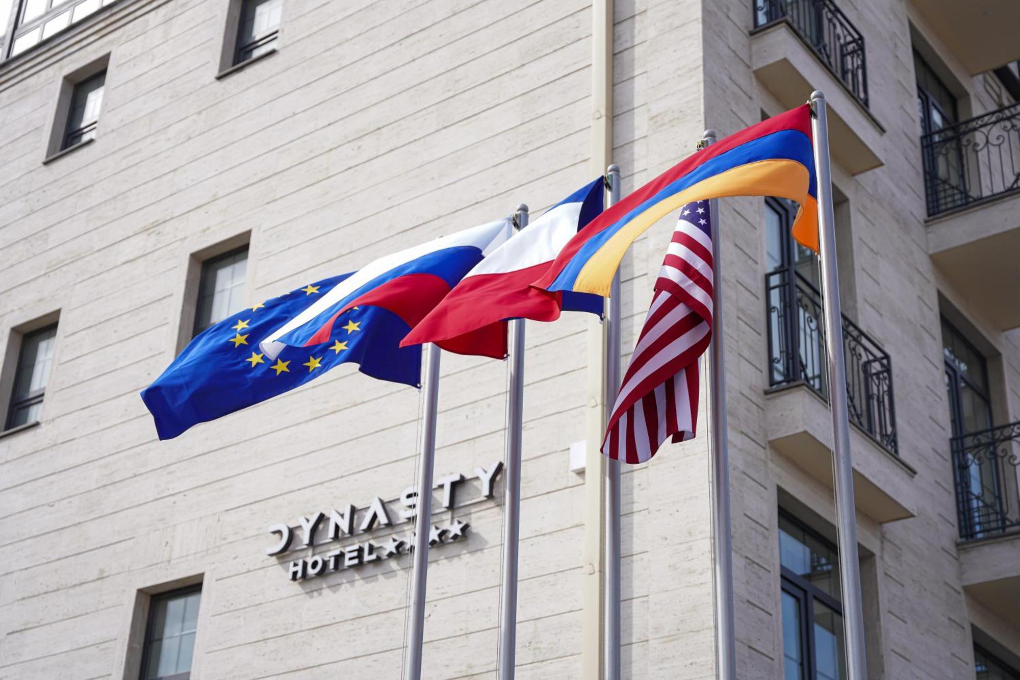 Dynasty Hotel & Spa Erevan Esterno foto