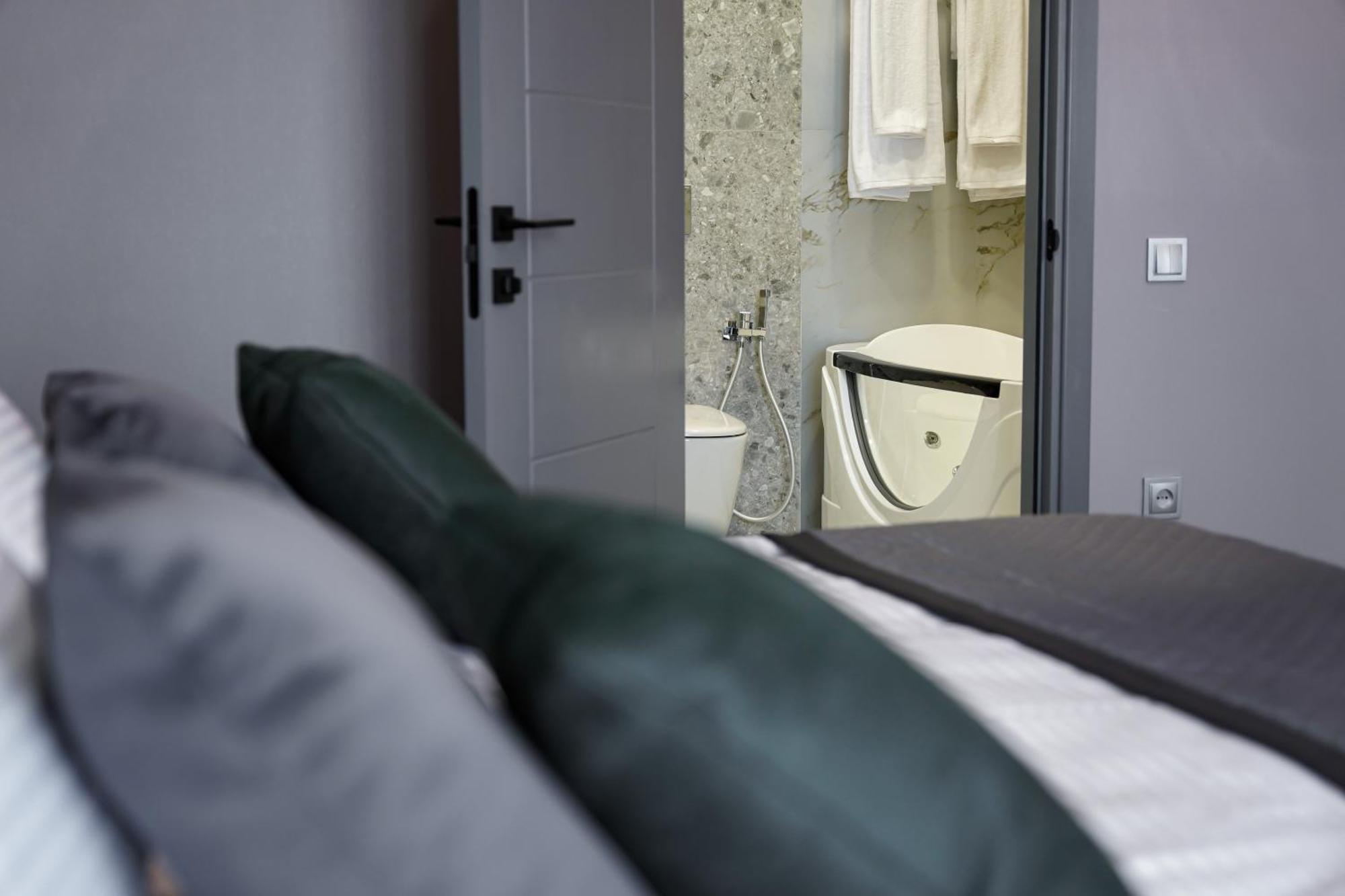 Dynasty Hotel & Spa Erevan Esterno foto