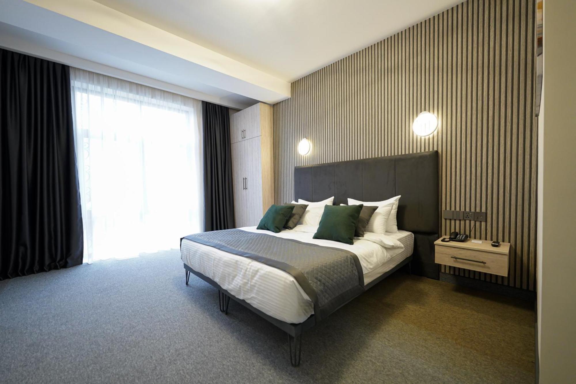 Dynasty Hotel & Spa Erevan Esterno foto
