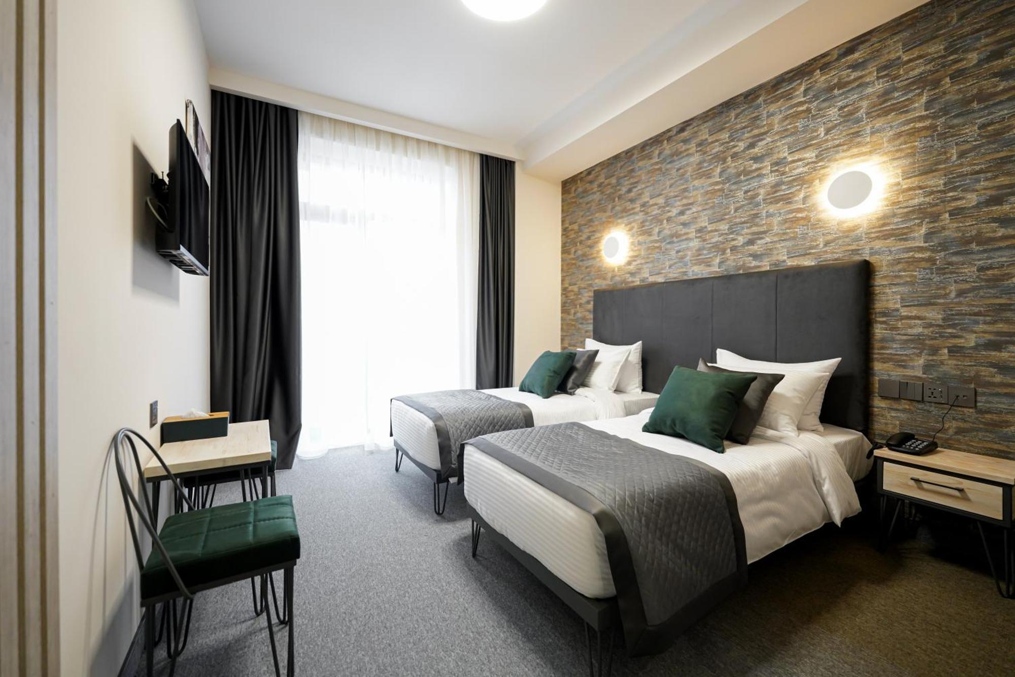 Dynasty Hotel & Spa Erevan Esterno foto